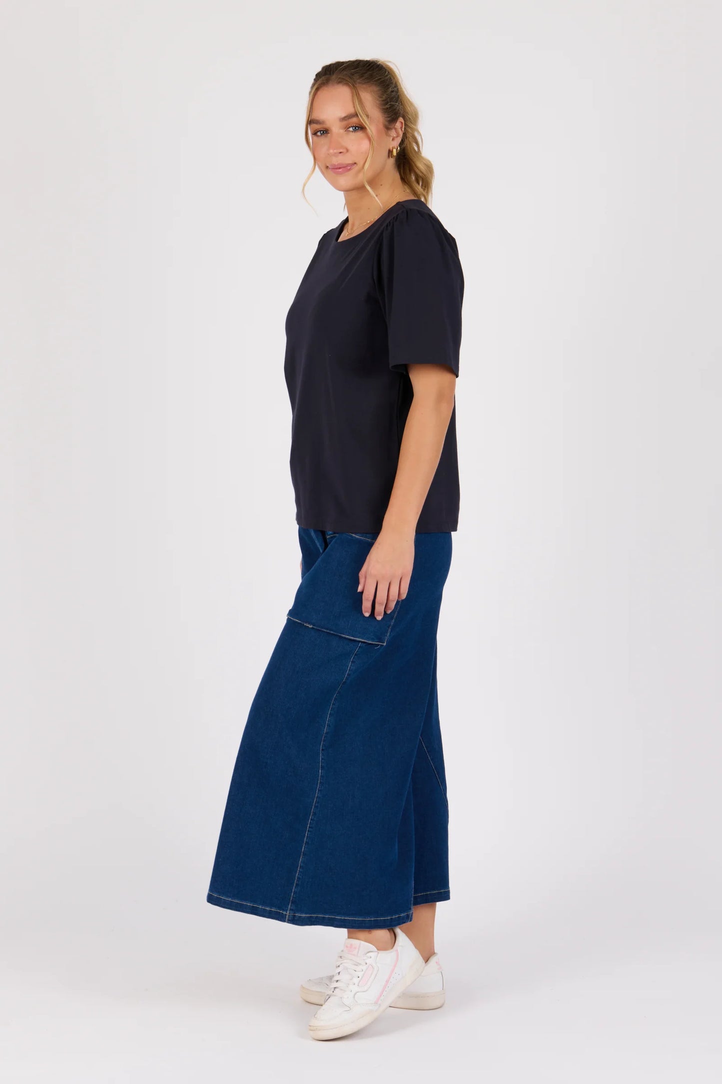Flutter Tee- Blue Graphite