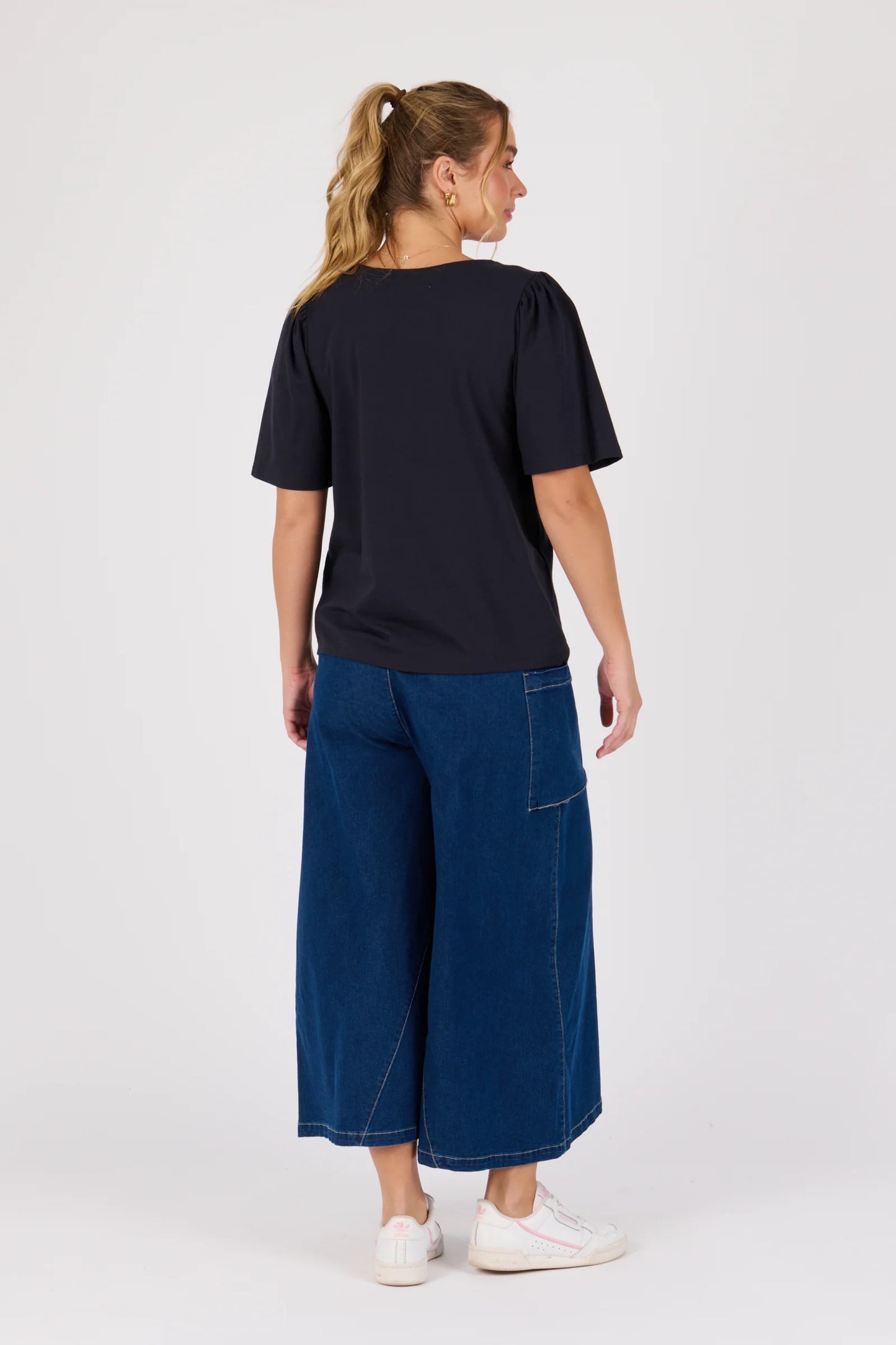 Flutter Tee- Blue Graphite