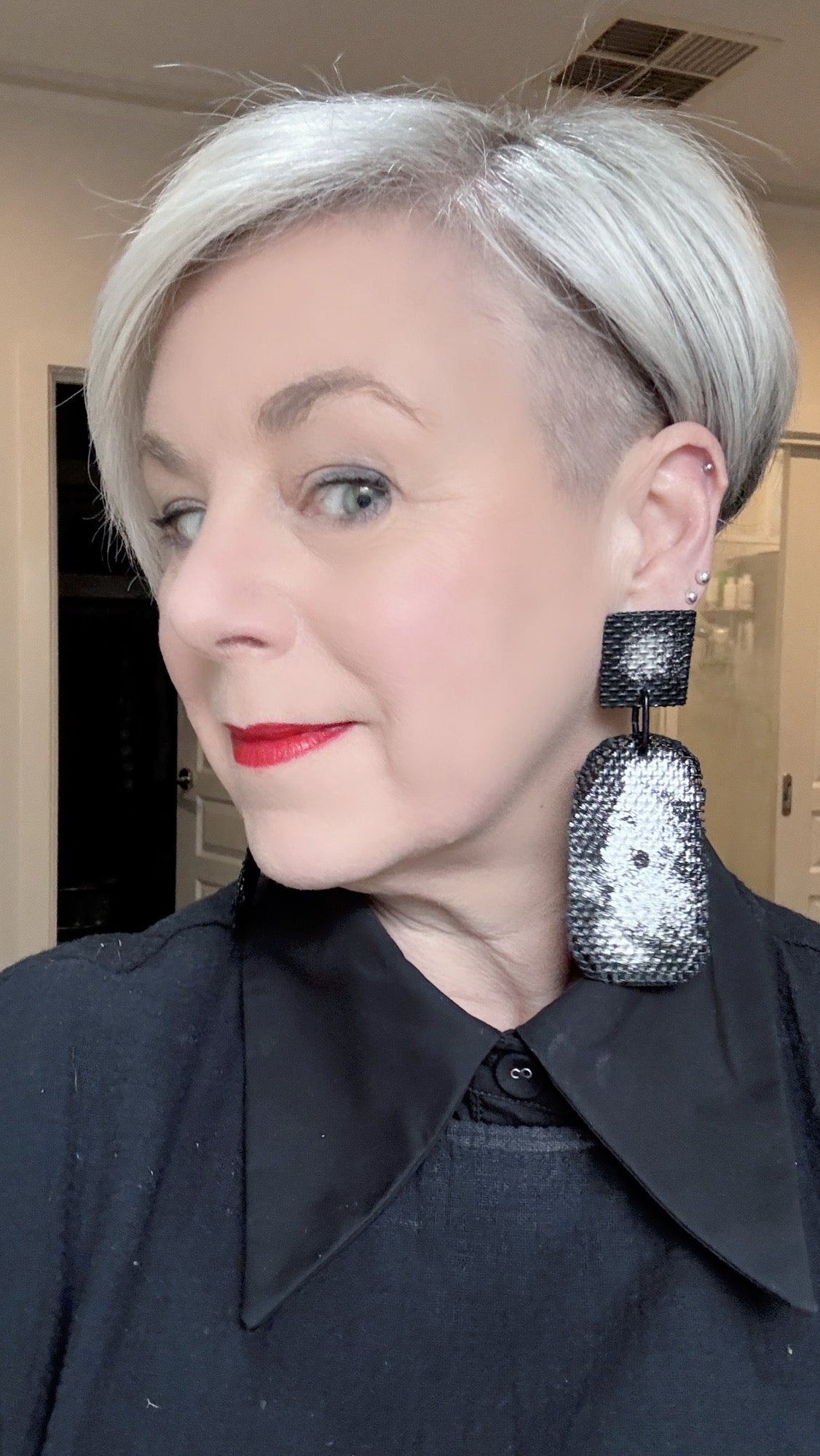 Mesh Earrings - Black & Silver (Oblong)