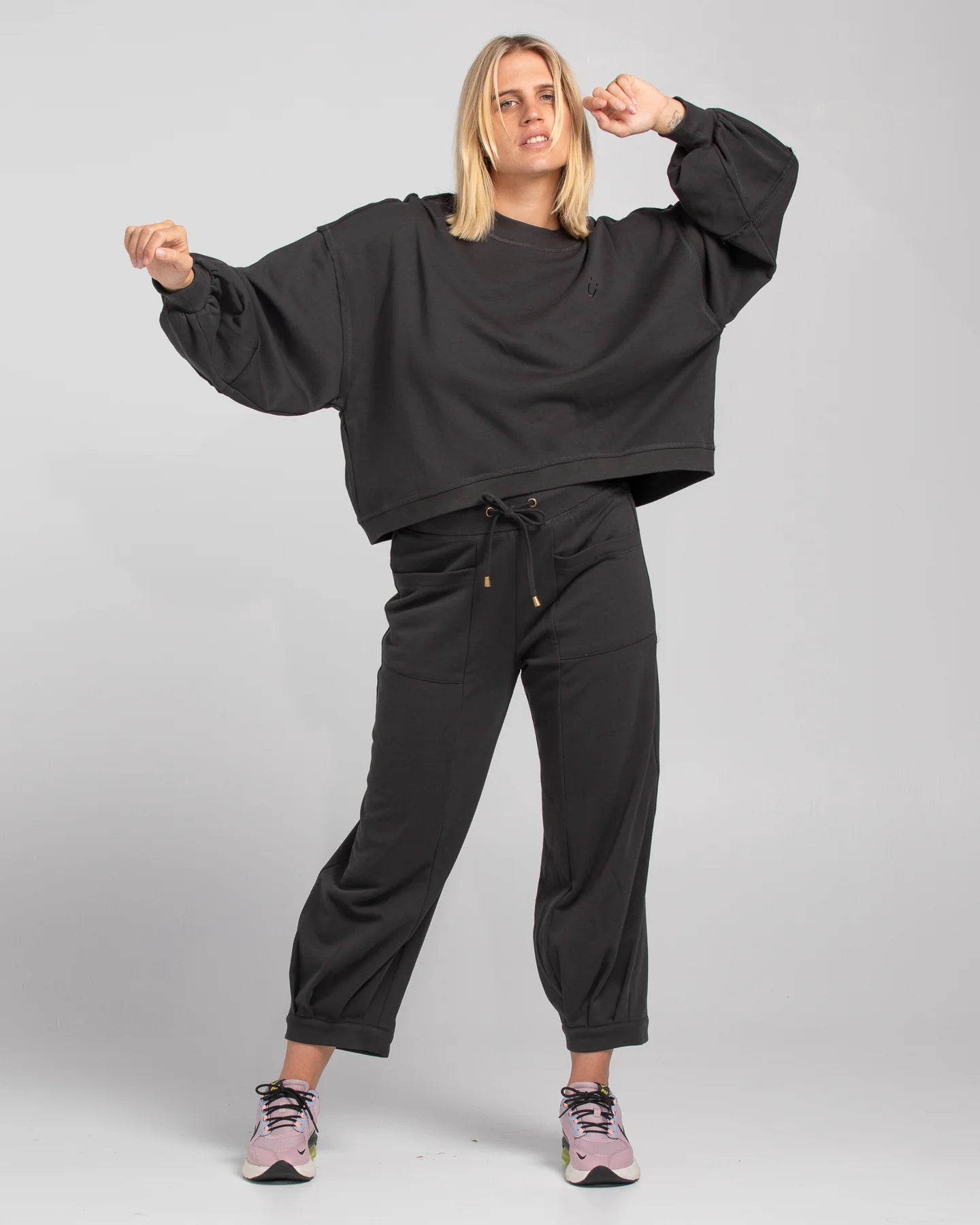 Guru Sweater- Washed Black