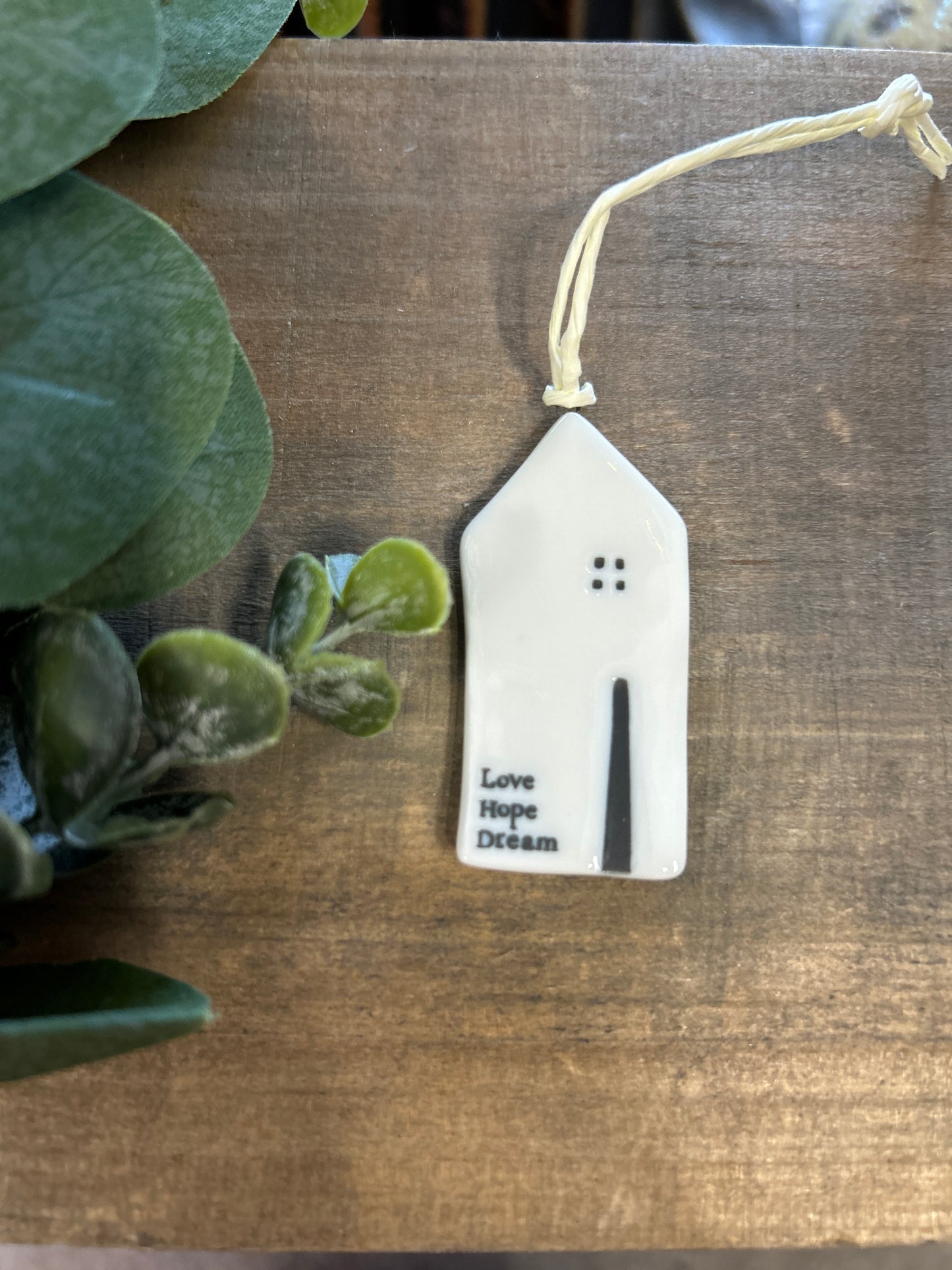 Hanging House - Love Home Dream