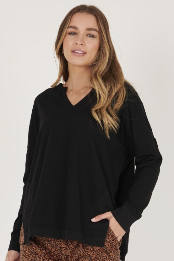 V-Neck Step Hem Top - Black