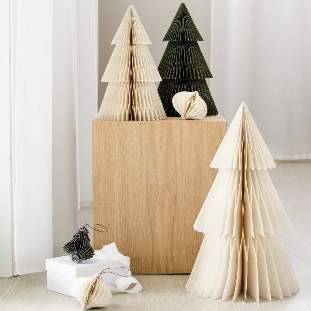 Deluxe Tree Standing Off-White w Silver Gltr Edge 45cm
