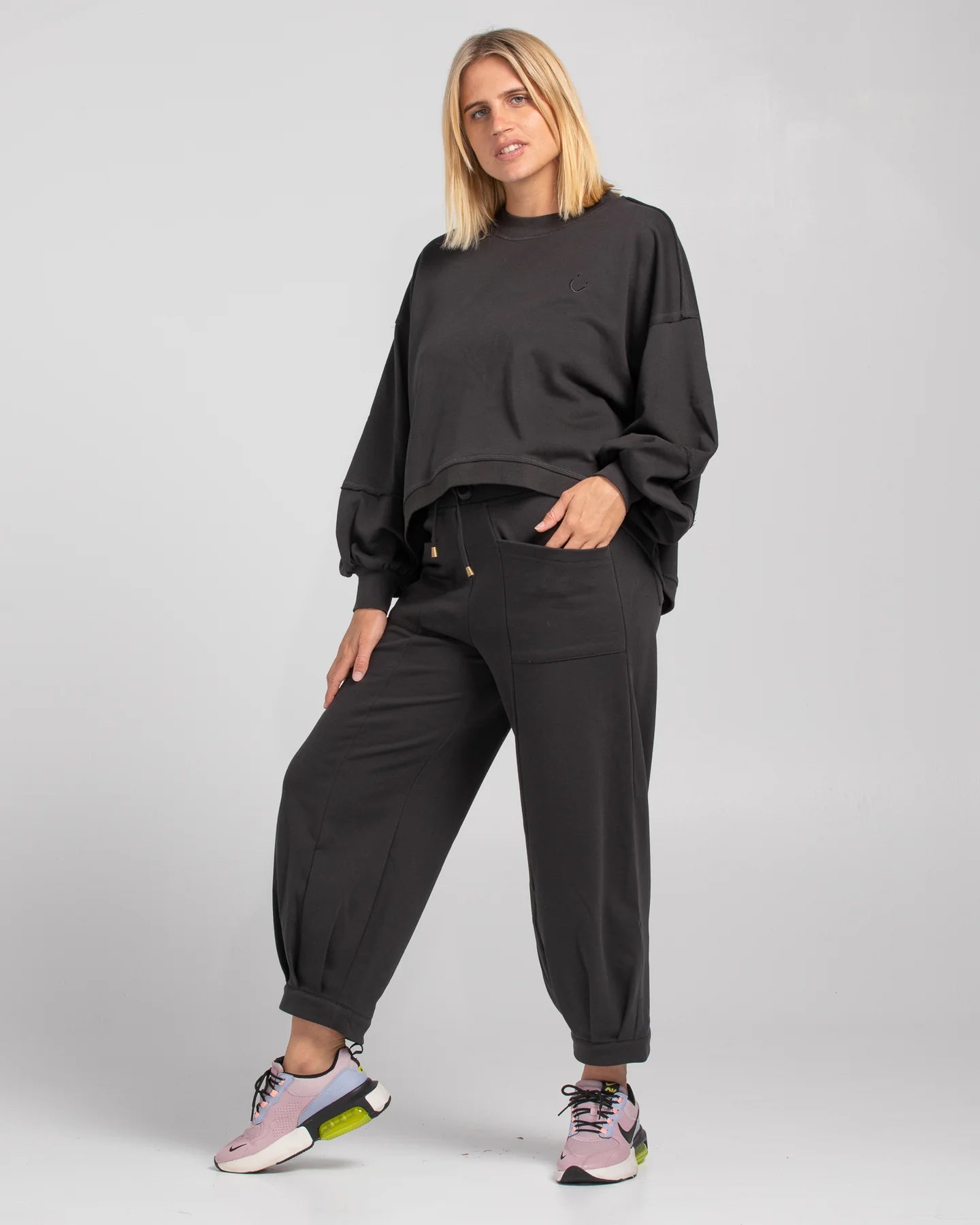 Guru Sweater- Washed Black
