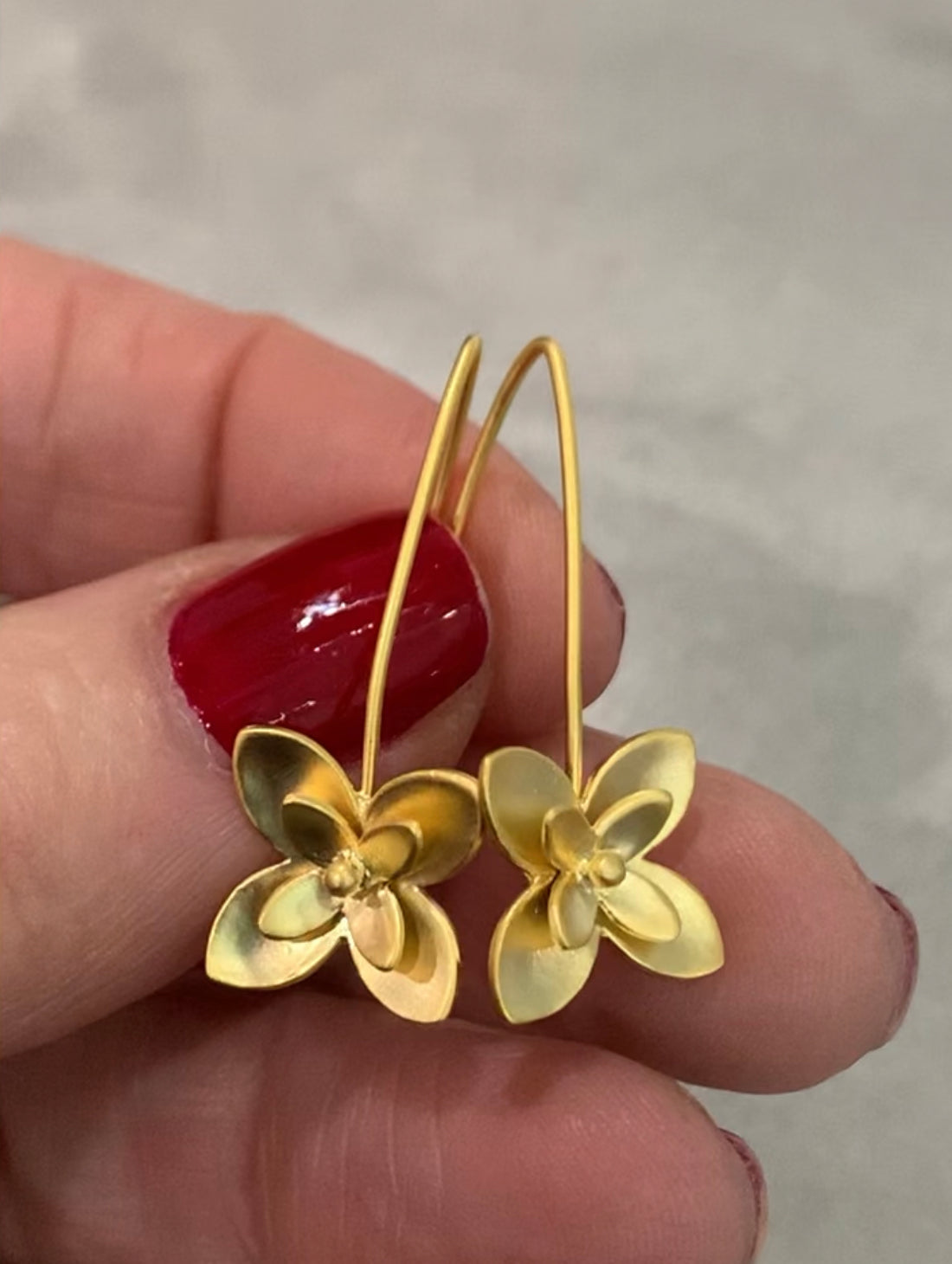 Flower Drop Earrings - Matte Gold