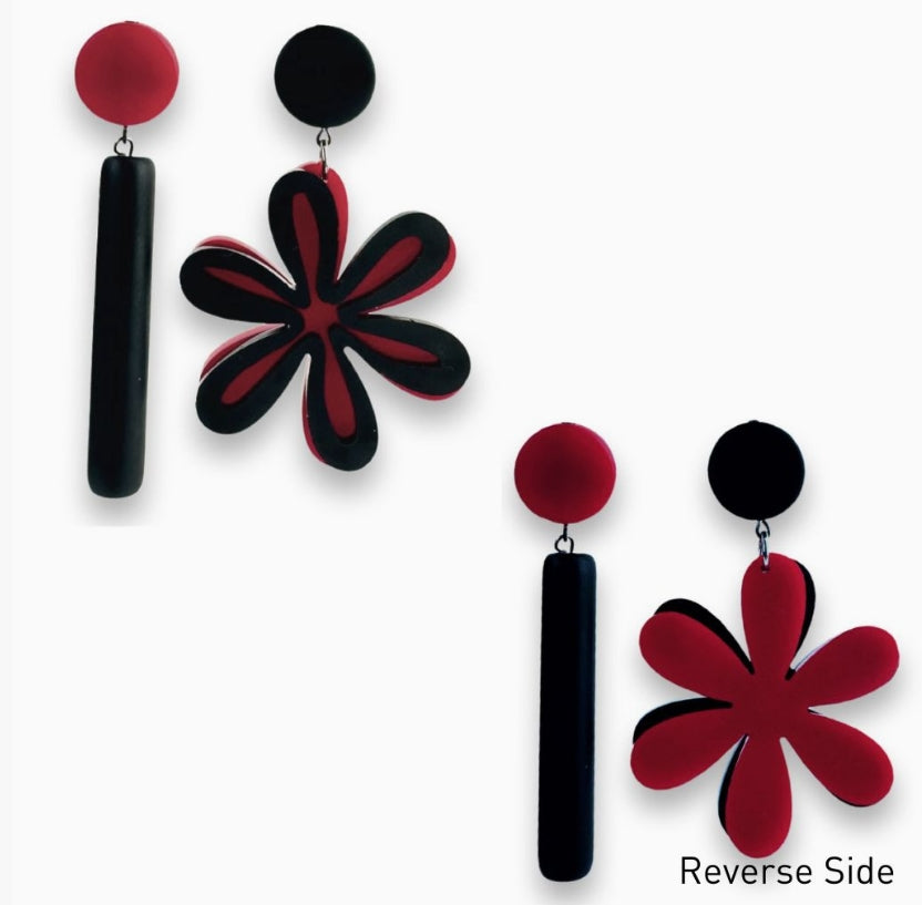 Frank Ideas Asymmetric Flower Earrings - Pink