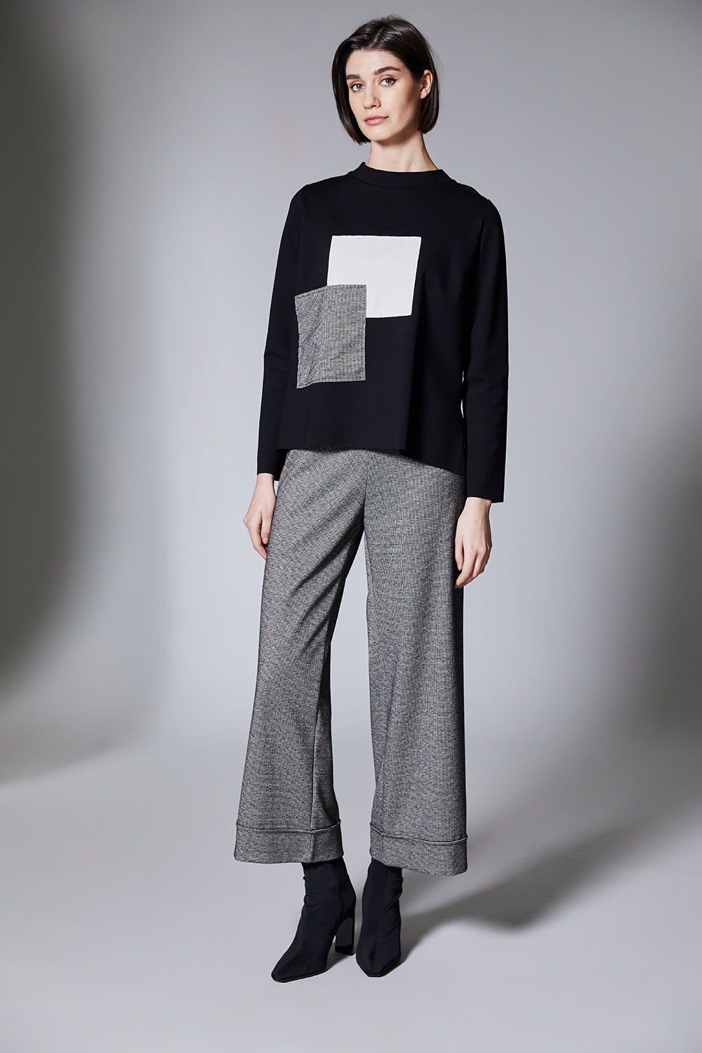 Peruzzi- Applique Top Black/Ecru