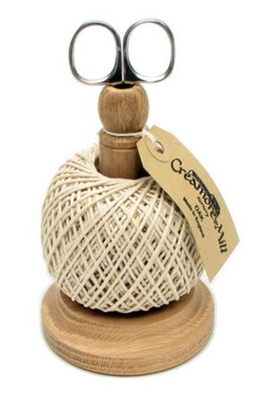 String tidy with scissors luxe