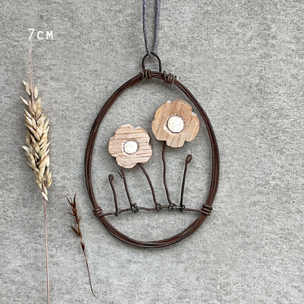 Hanging Metal Oval - Daisy