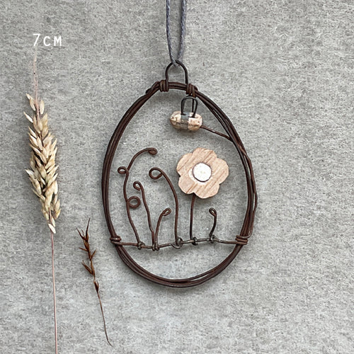 Hanging Metal Oval - Bee