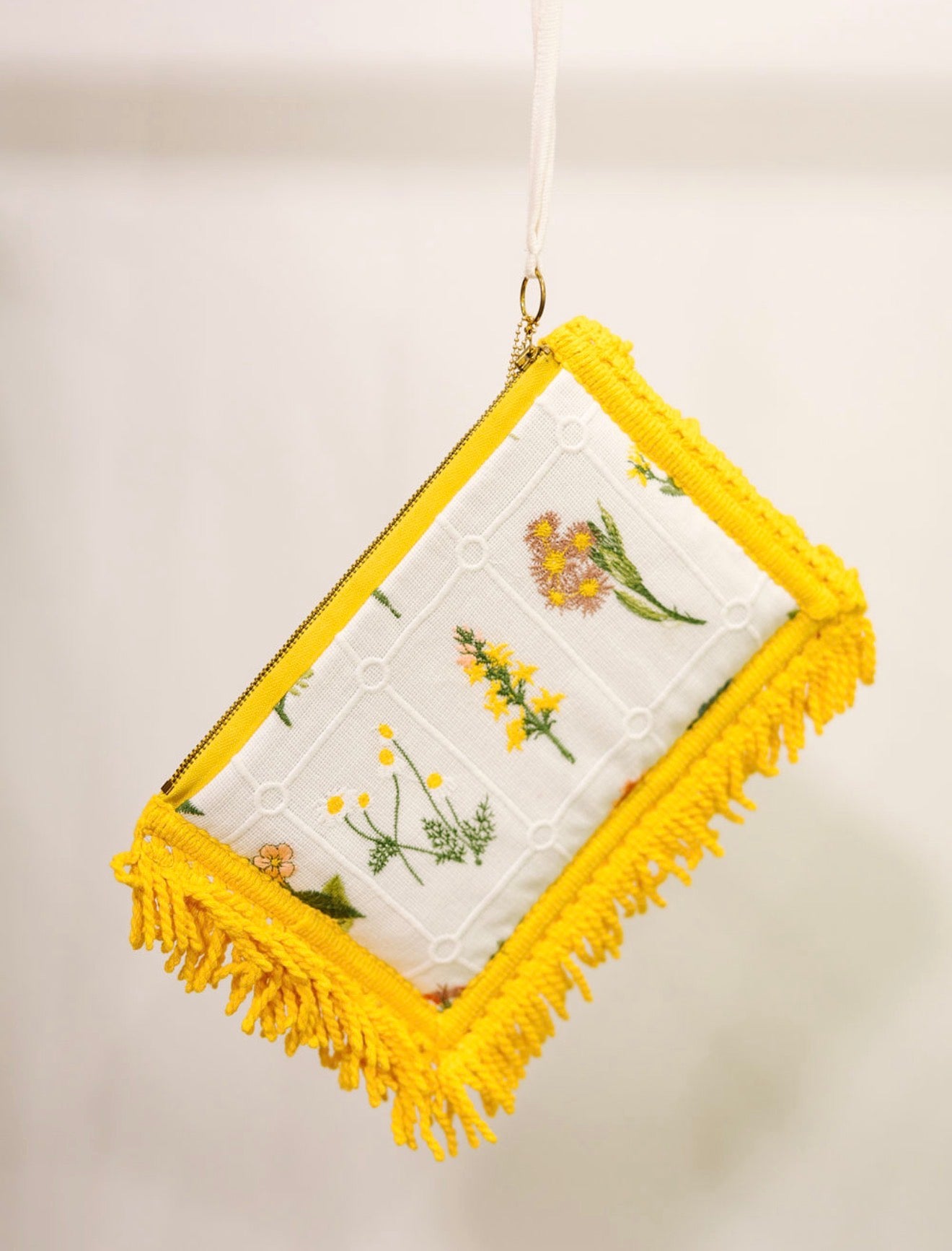 Emily Lovelock - White Floral Pouchette