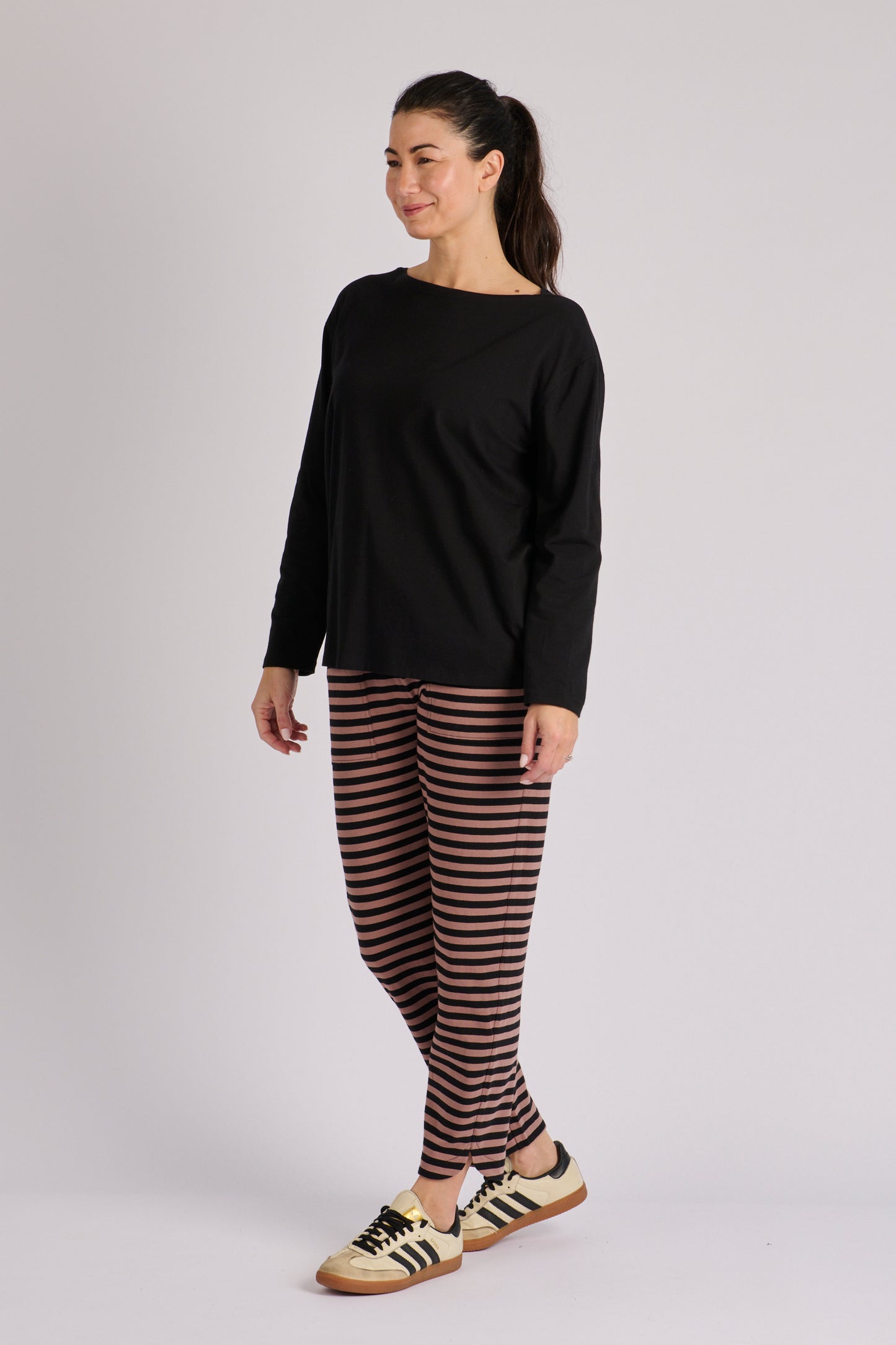 Panel Back Top- Black