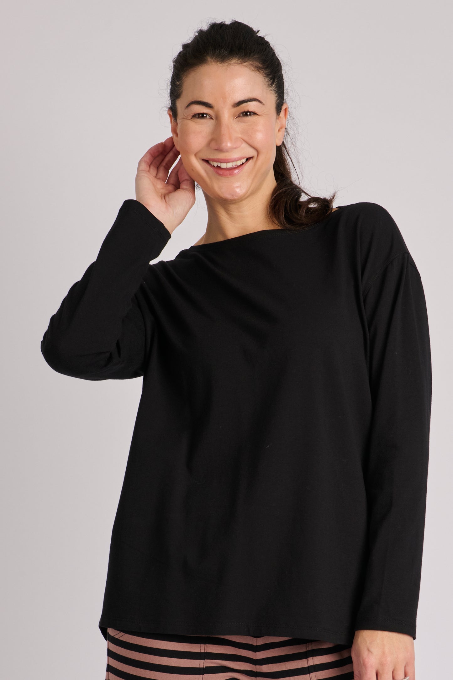 Panel Back Top- Black