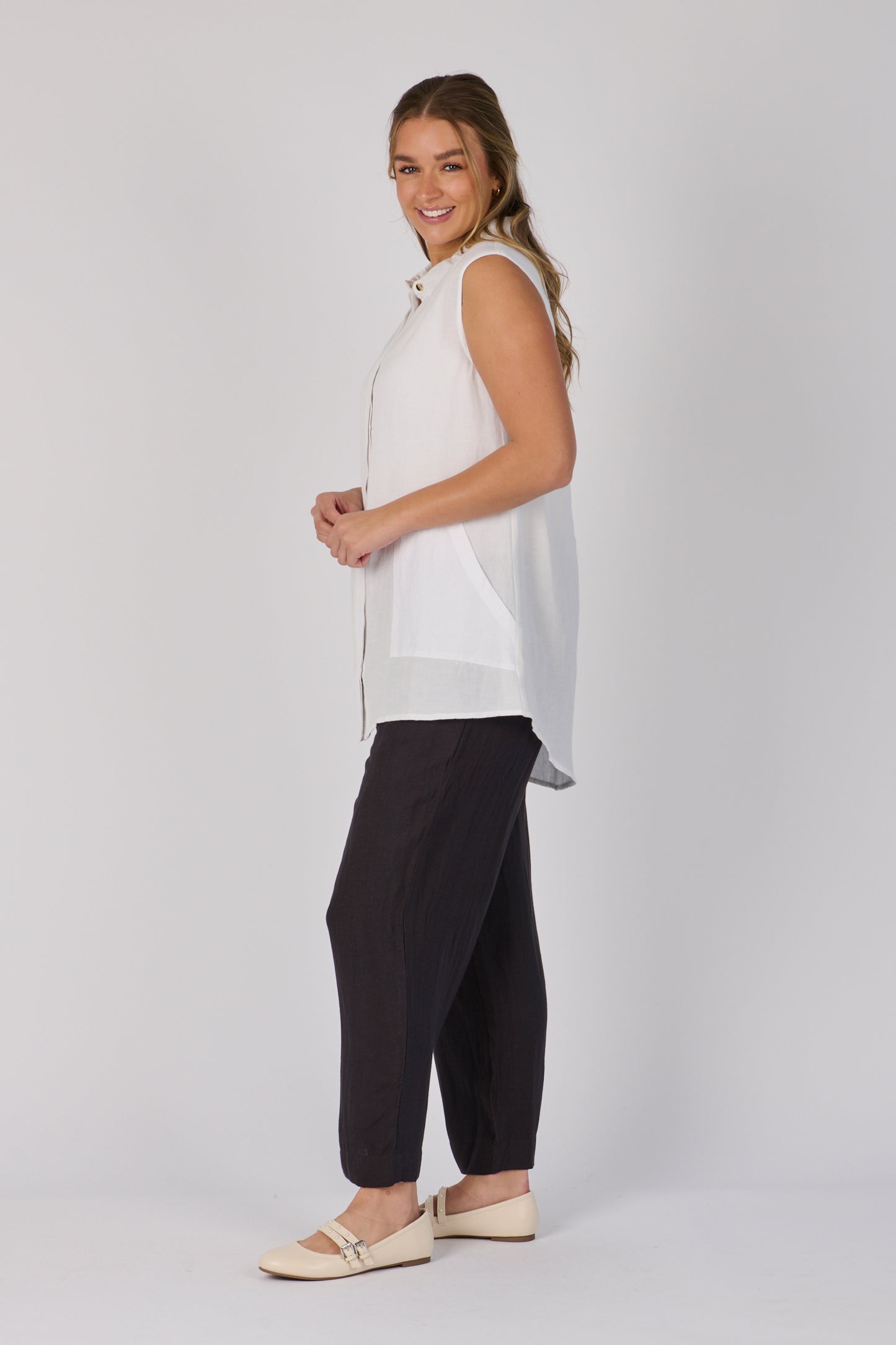 Sleeveless Button Through Top- White