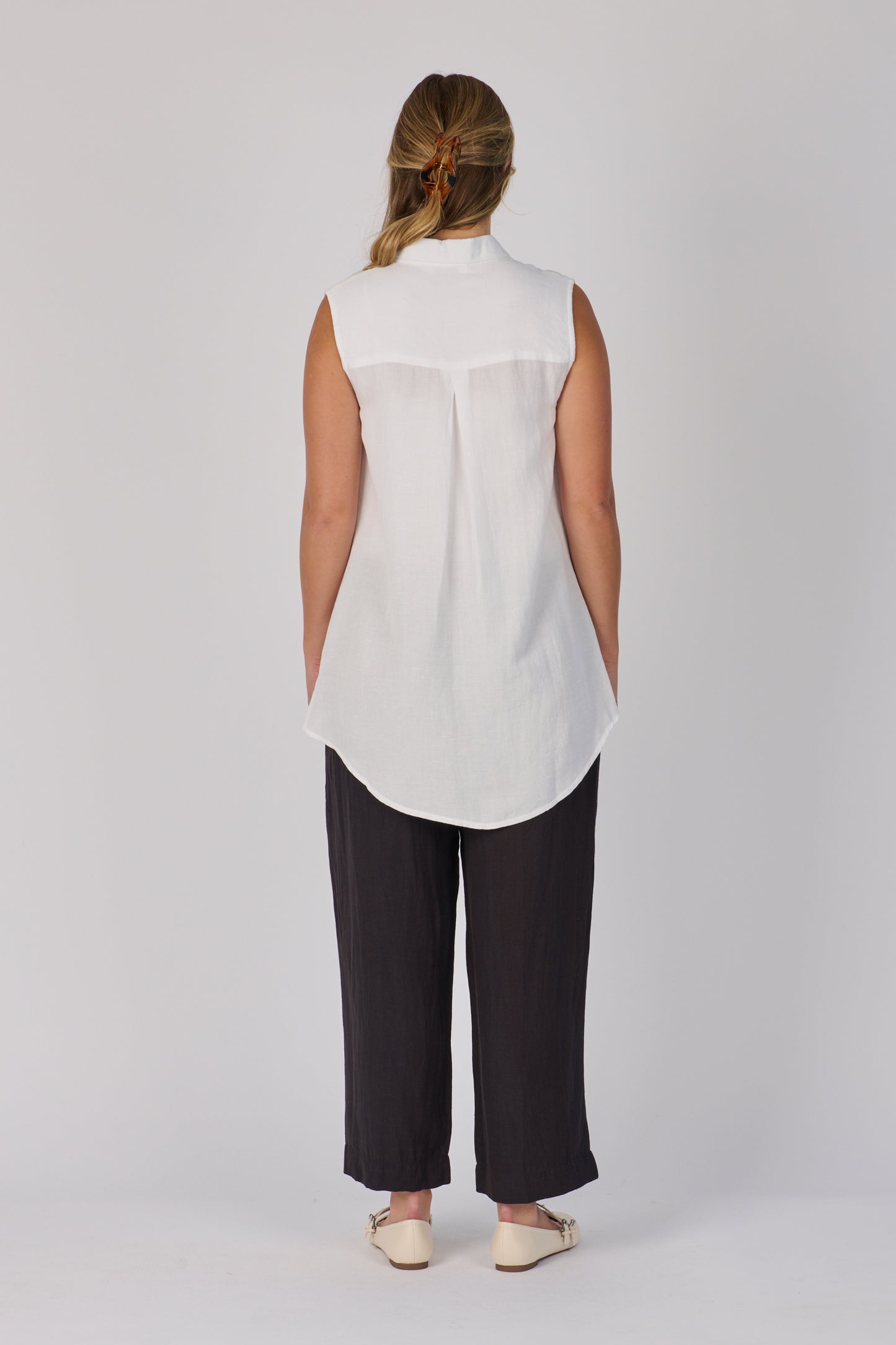Sleeveless Button Through Top- White