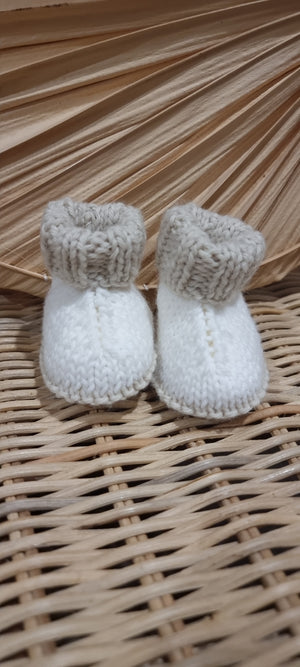 
            
                Load image into Gallery viewer, Newborn Booties - White
            
        
