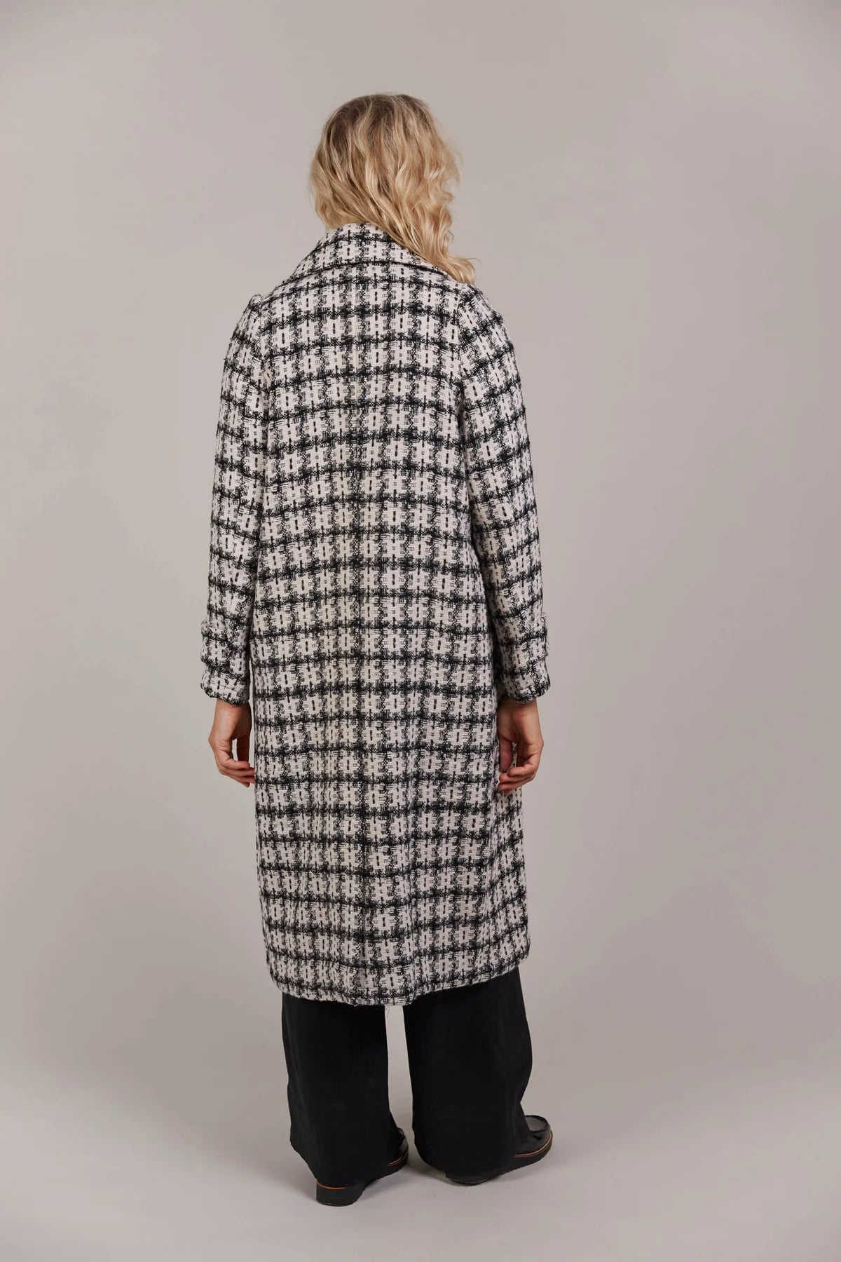 Aman Coat- Black