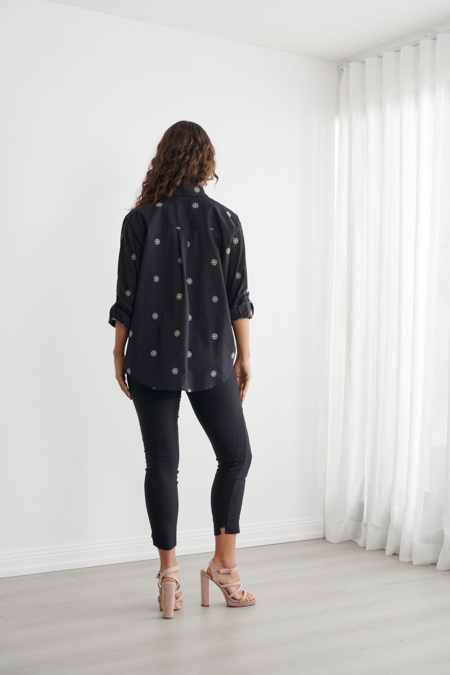 Caju Collared Shirt Floral Motif - Black