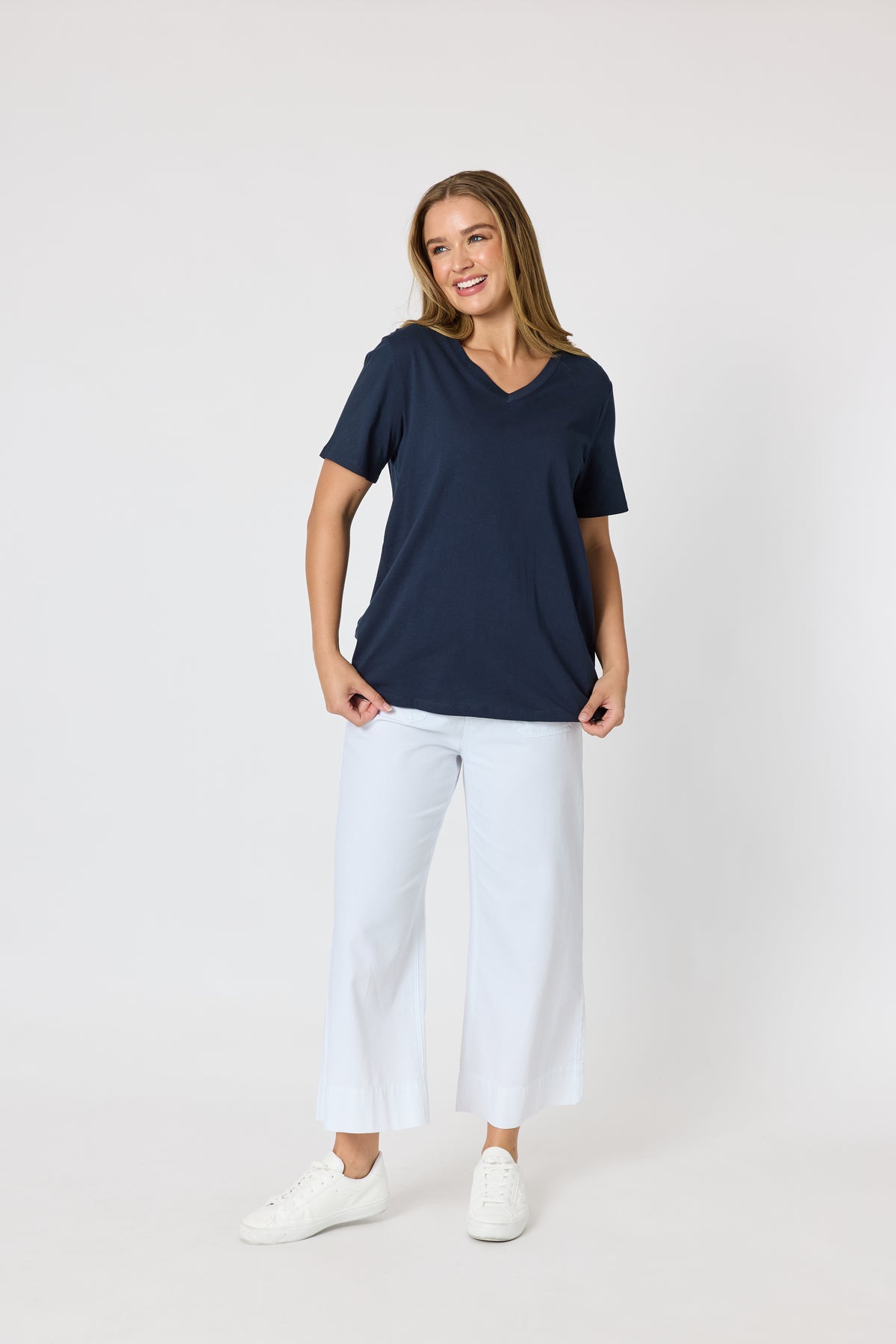 Cotton V-neck T-shirt - Navy