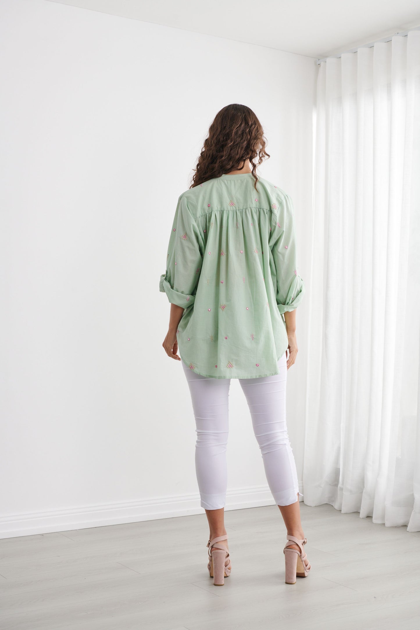 Caju Embroided Hidden Button Shirt - Green