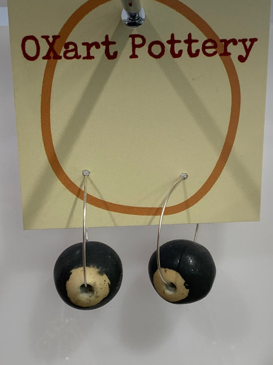 Single Ball Earrings - Black / Cream
