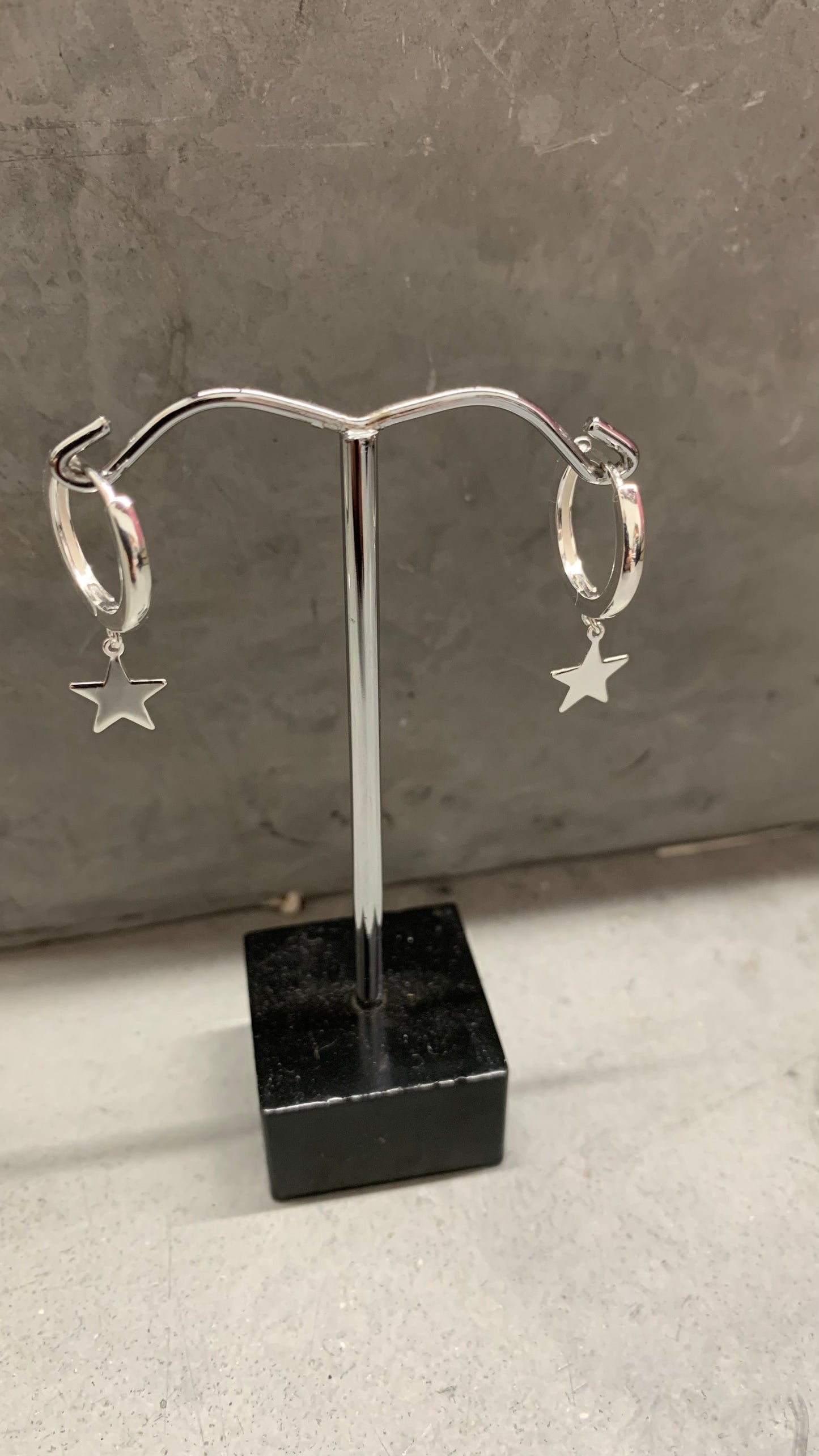 Huggie Earrings with Star Charm - Silver