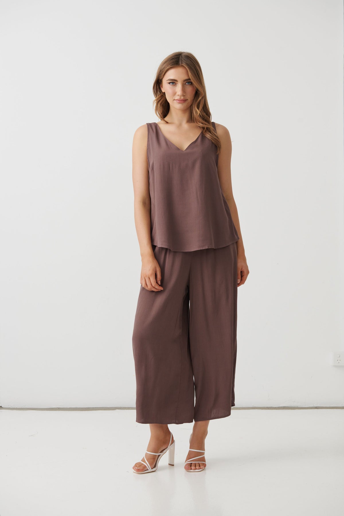 Holmes & Fallon Swing Tank