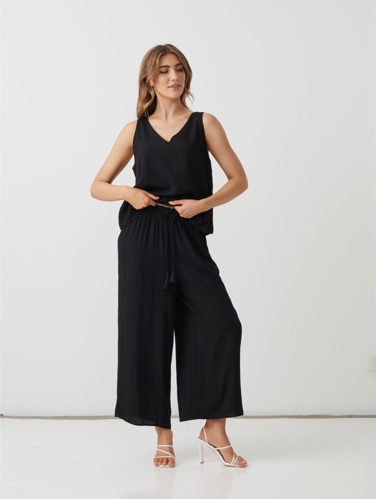 Holmes & Fallon Elastic Waist Pant
