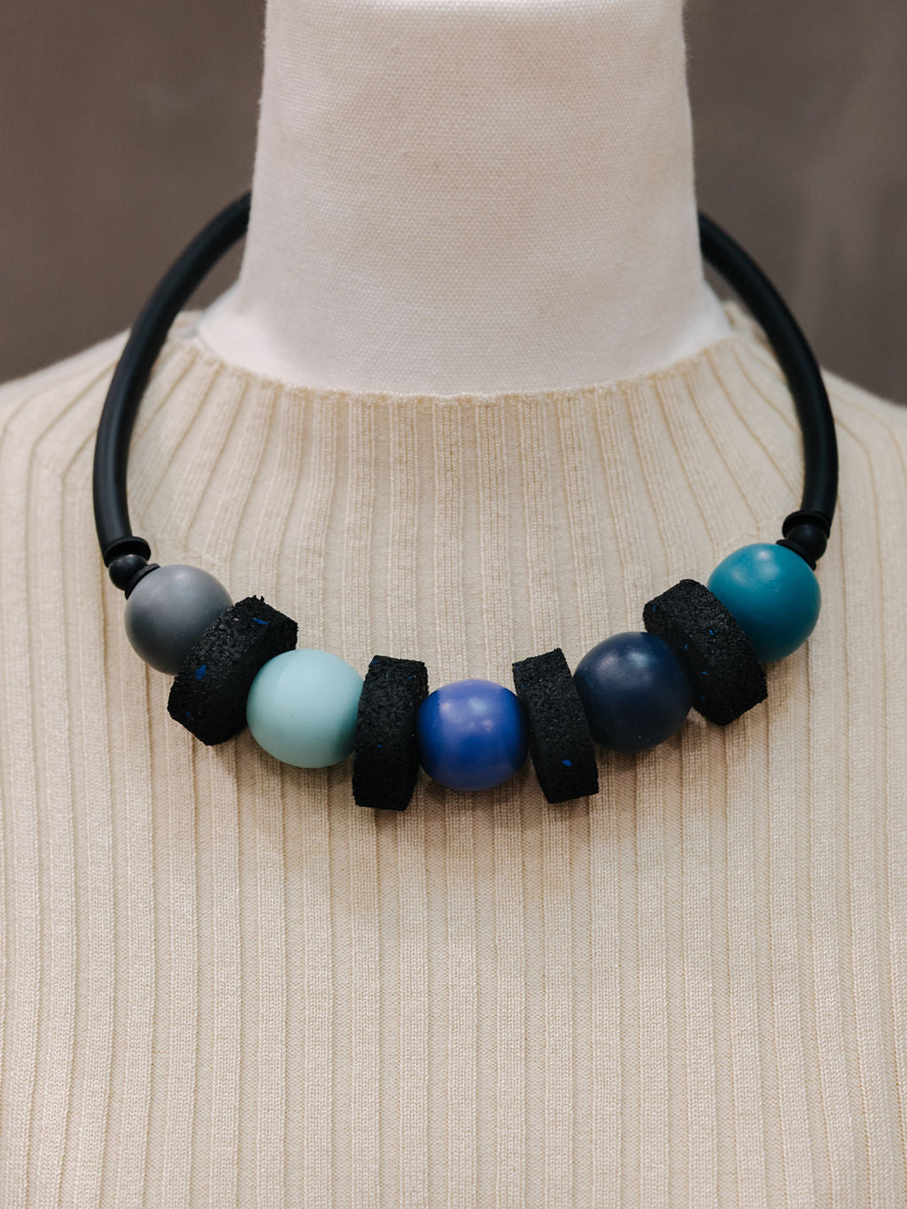 Frank Ideas Chunky Resin Beaded Necklace - Blues
