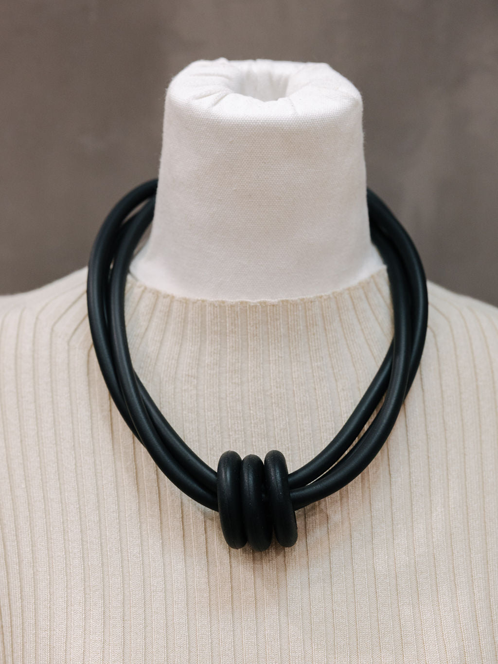 Frank Ideas Rubber Triple Ring Necklace - Black