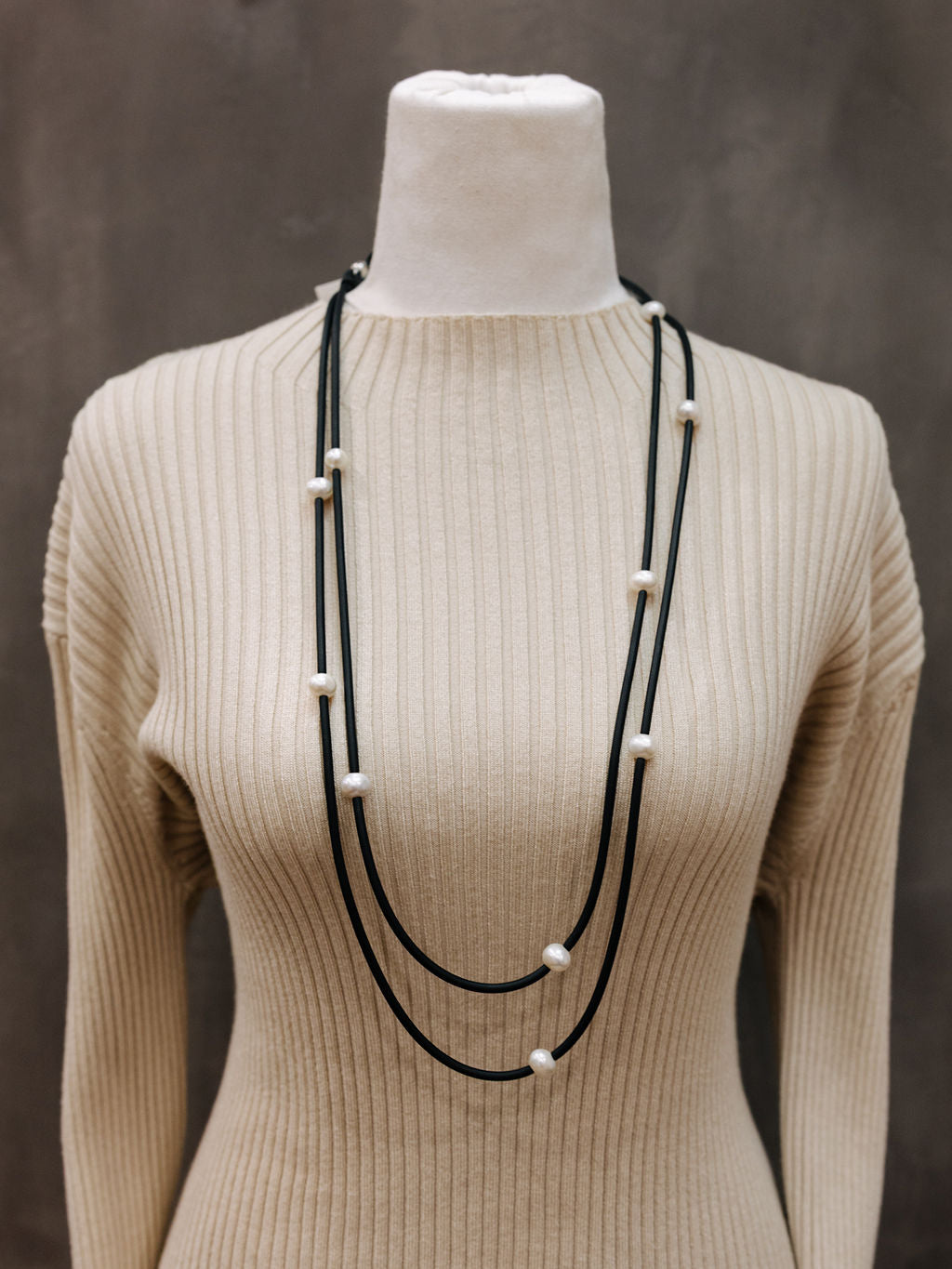 Frank Ideas Rubber & Pearl Necklace - Black
