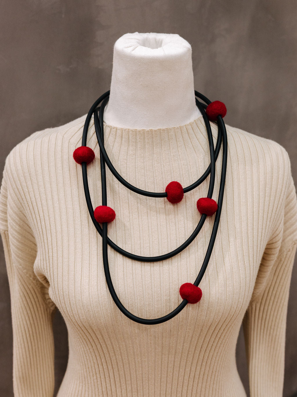 Frank Ideas Long Rubber & Felt Necklace - Red