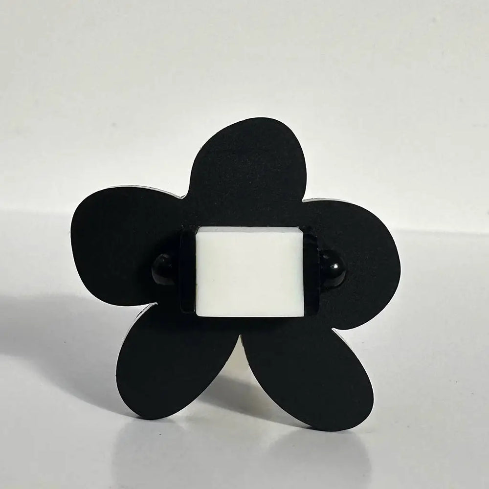 
            
                Load image into Gallery viewer, Frank Ideas - Flower Ring Black &amp;amp; White
            
        