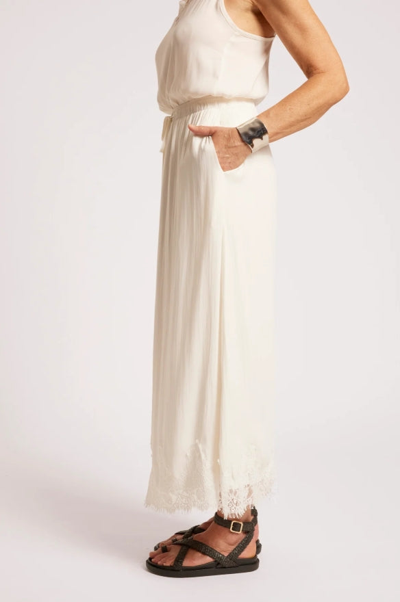Drift Lace Skirt - White