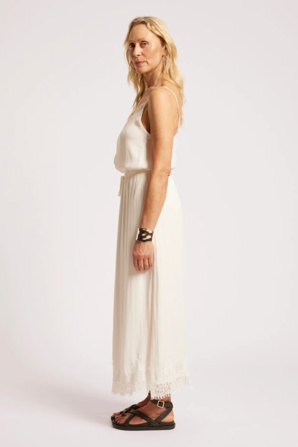 Drift Lace Skirt - White