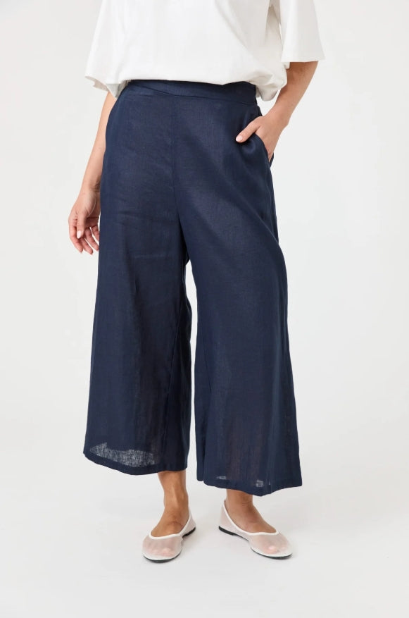 Studio Crop Pant - Navy