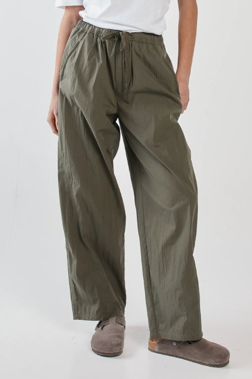 Reign Barrel Leg Cargo - Olive