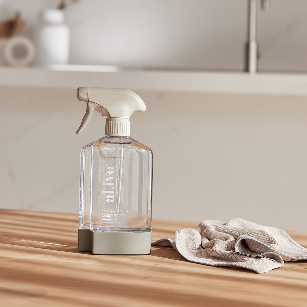 Alive All Purpose Cleaning Kit - Apple/White Musk