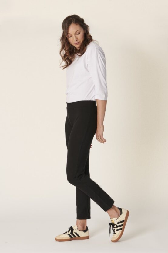 Slim Leg Ponte Pant- Black