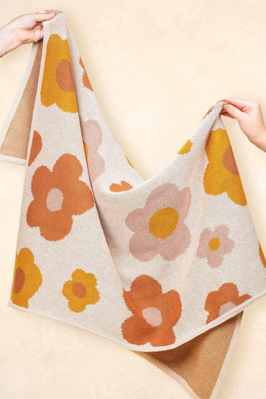 Kiin Organic Cotton Knitted Bloom Blanket