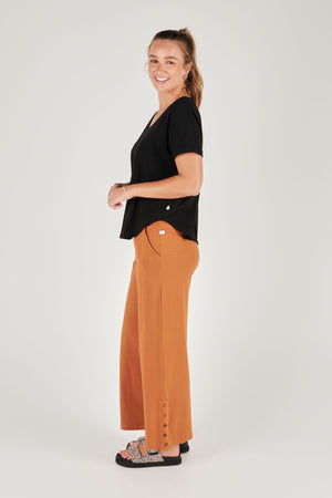 V Neck Curve Hem Tee - Black