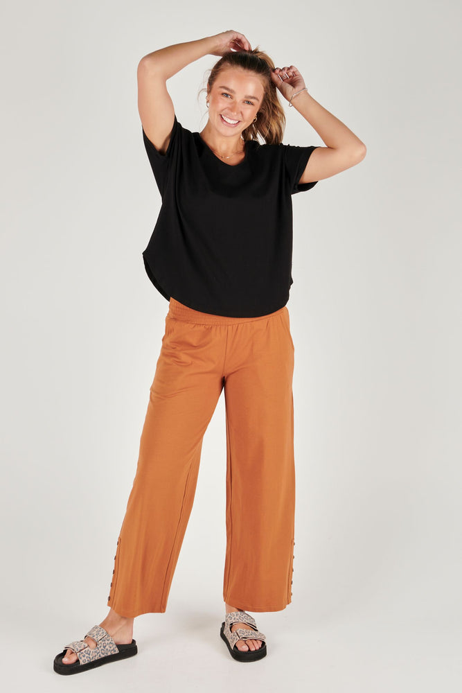 V Neck Curve Hem Tee - Black