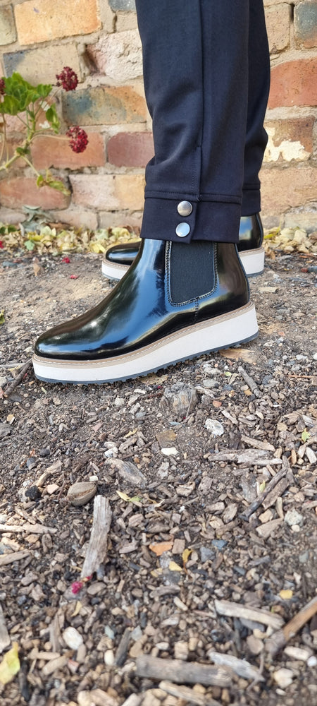 Walnut - Jade Boot Black Shine