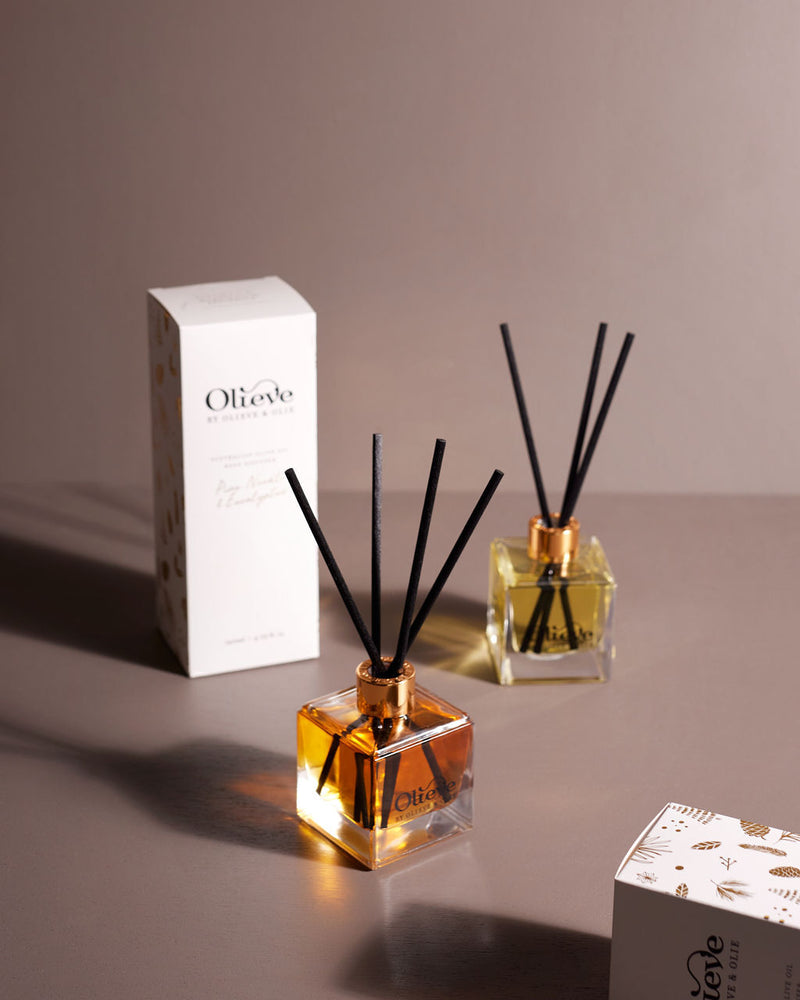 Olieve & Olie Christmas Diffuser - Plum/Juniper Berry